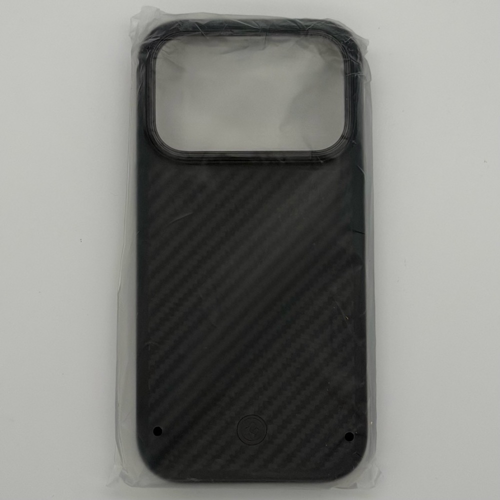 iPhone 17 Black Carbon-Texture Mag Safe Case